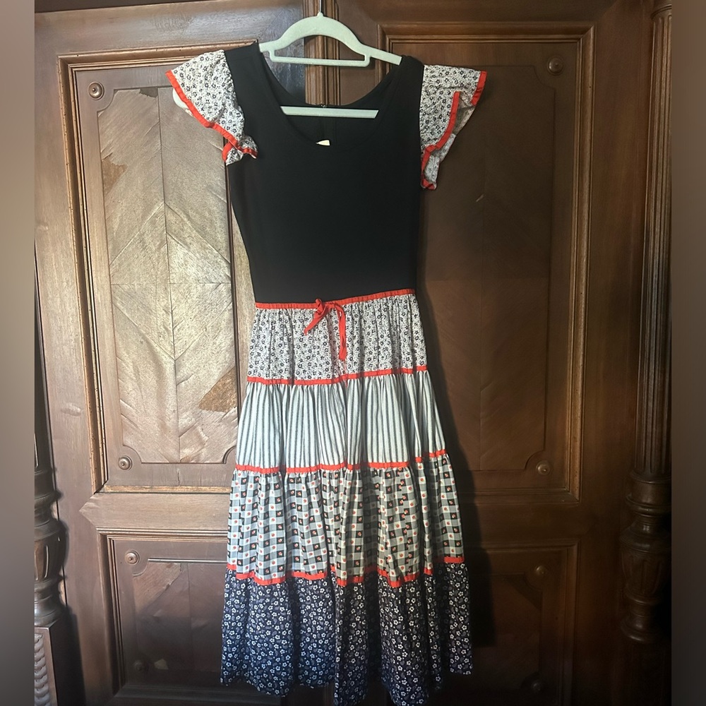 Vintage 1970s Vicky Vaughn black and white dress